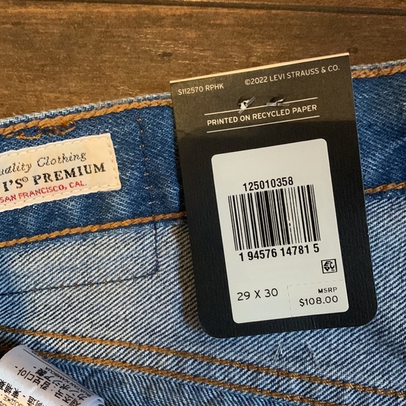 Brand new Levi jeans - Picture 7 of 8